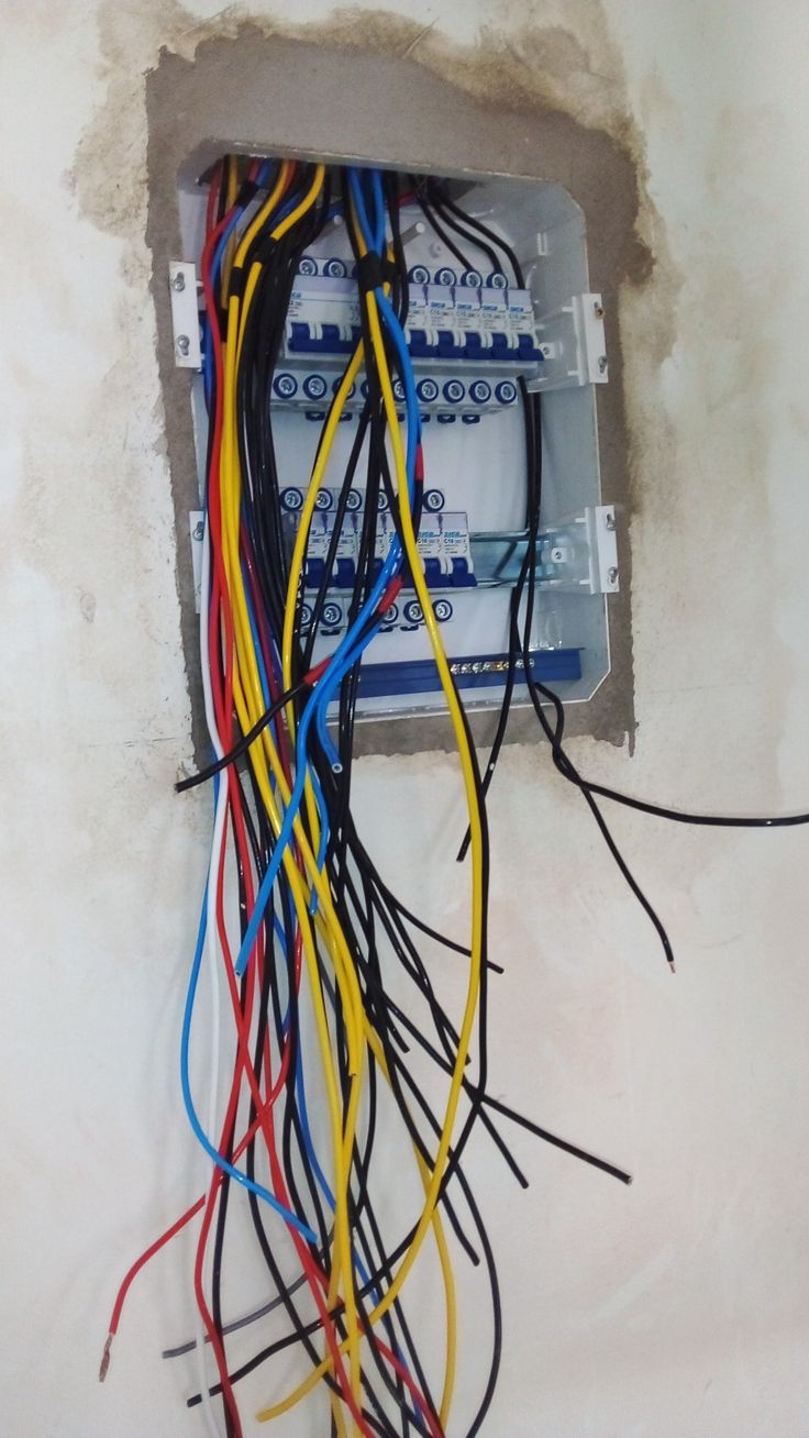 Électricité - intervention par Ivoir Bâtiment + à Abidjan